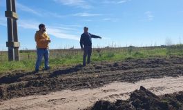 HIPÓLITO YRIGOYEN | Preocupado por la cosecha, Pugnaloni refuerza el mantenimiento de los caminos rurales