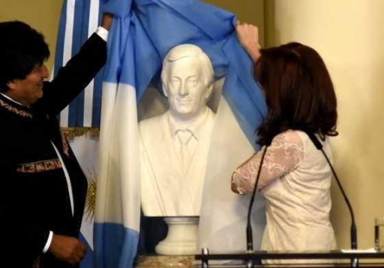 CFK en La Rosada: &ldquo;Tenemos que poner los intereses del país por sobre todo alineamiento externo&rdquo;