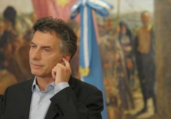 Macri pone la oreja