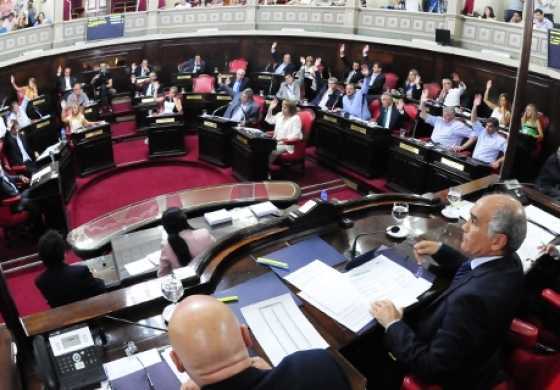 El Senado aprobó el endeudamiento previsto en el Presupuesto 2016