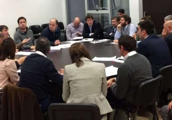 Avelino Zurro se le planta al proyecto de Valeria Arata