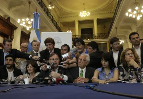  Duro revés para el Gobierno: la oposición acordó un proyecto único por Ganancias