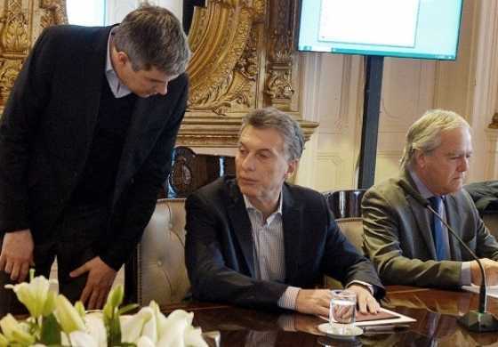 Macri reúne a la mesa chica para destrabar el proyecto de Ganancias