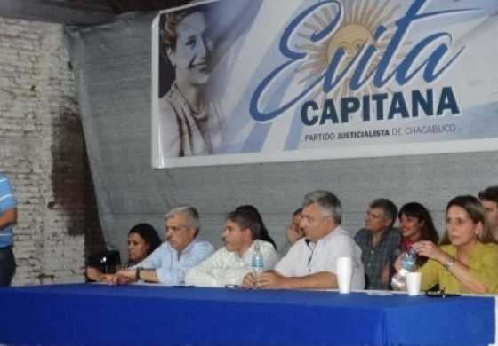 Mauricio Barrientos junto a Julián Domínguez inauguraron la Unidad Básica Evita Capitana 
