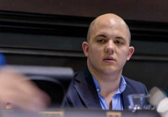 Avelino Zurro sospecha un engaño encubierto de los supermercados en las promos del Banco Provincia