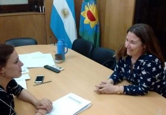 Zuccari y Castro analizaron políticas educativas en la región