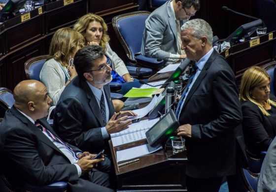 Para Jorge Silvestre: "Las leyes no se debaten en las calles"