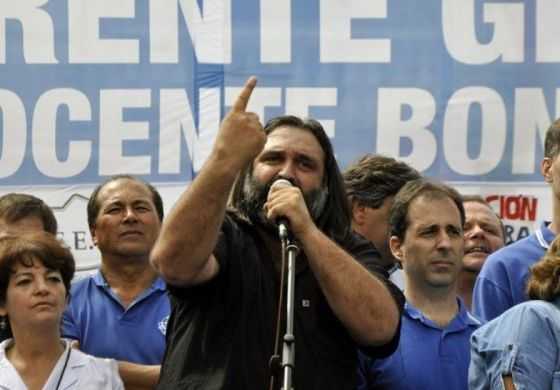 Baradel cargó contra el gobierno tras el fracaso de la negociación con los docentes