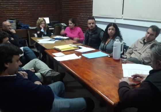  Se realizó una reunión tripartita por la habilitación de comercios de grandes superficies