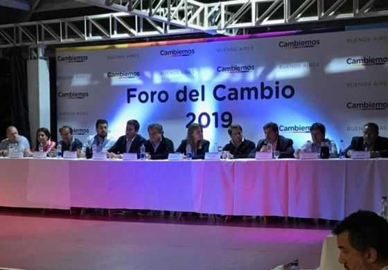 Presencia de dirigentes de la Cuarta en el Foro de los sin Tierra de Cambiemos