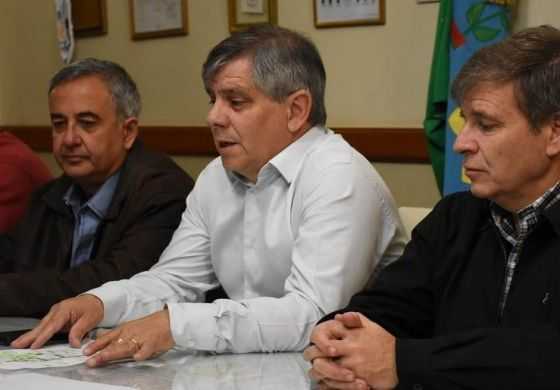  La oposición fustiga a Britos por su "cercanía" a Cambiemos