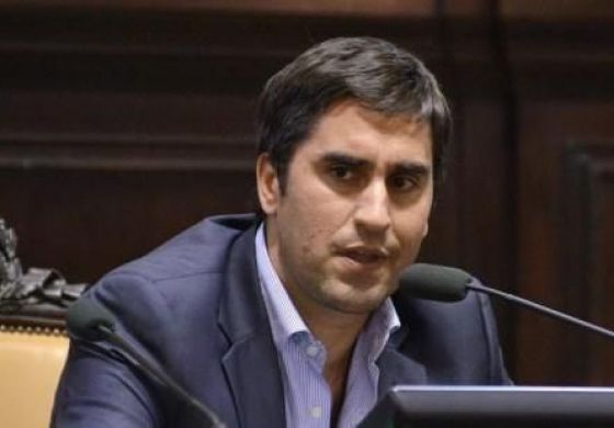 El presidente de la Cámara de Diputados bonaerense deja el cargo