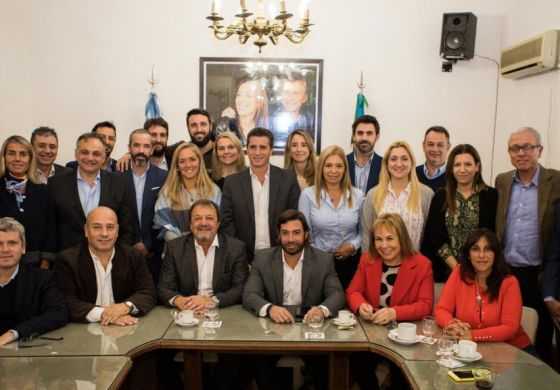 Con presencia y ausencia de la Cuarta, Salvai alineó a la tropa de senadores