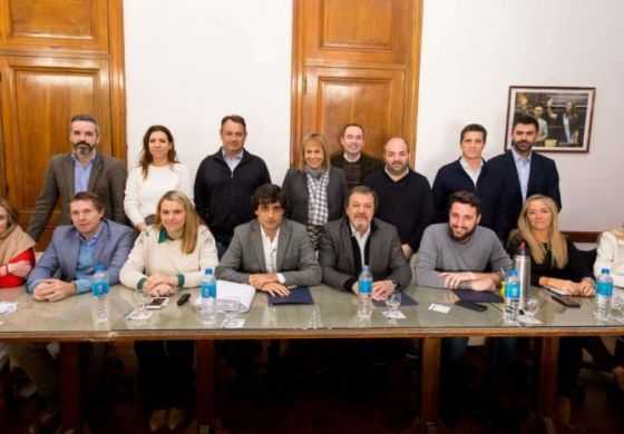 Junto a Lacunza, los senadores de la Cuarta recibieron el "plan anti Kicillof"