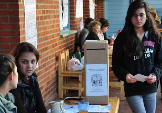 Denuncian que 140.000 jóvenes no aparecen en los padrones para votar