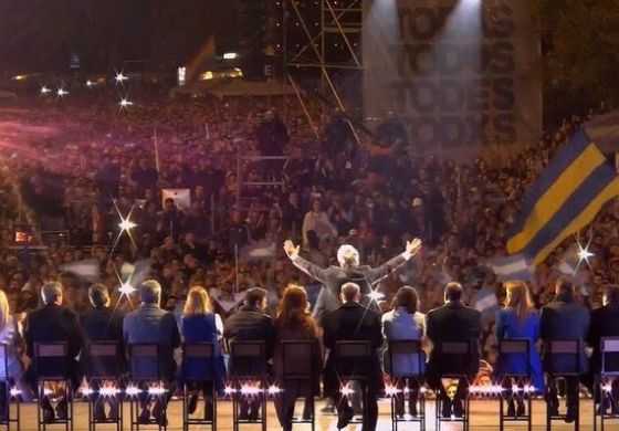 Ante una multitud, la fórmula Fernández-Fernández cerró su campaña: "Lo único que ha producido Macri son 4,5 millones de pobres"