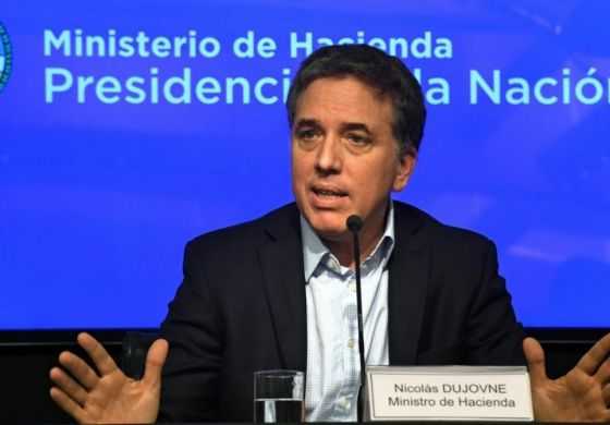 El Gobierno evalúa un nuevo endeudamiento para contener el dólar
