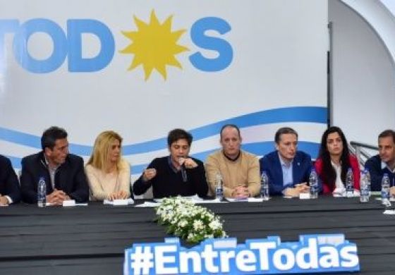 Kicillof reúne a los alcaldes del Frente de Todos con la misión de aumentar la diferencia