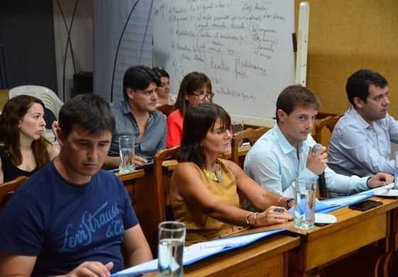  Ediles de la oposición cuestionan la falta de controles en el pago de becas atrasadas