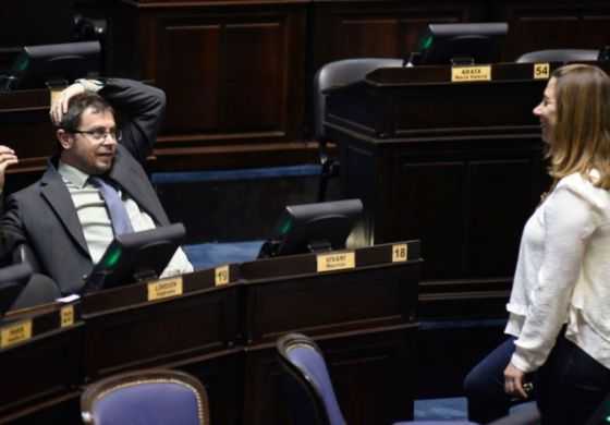 Vivani y Zuccari cruzaron a Kicillof tras su anuncio de prorrogar el pago del vencimiento de deuda