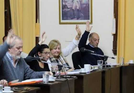  Concejales de Juntos por el Cambio donaron alimentos a la comuna