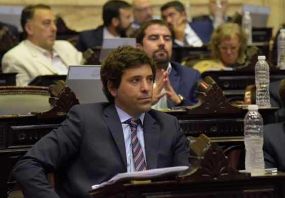 García de Luca presiona a Massa para que sesione el Congreso 
