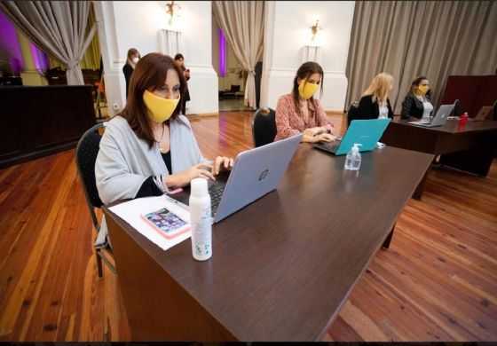 Senadores opositores de la Cuarta viajaron a La Plata para decir presente en la sesión