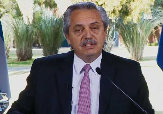 Fernández anunció una apertura escalonada: "Vamos a ir tratando de volver a la vida habitual"