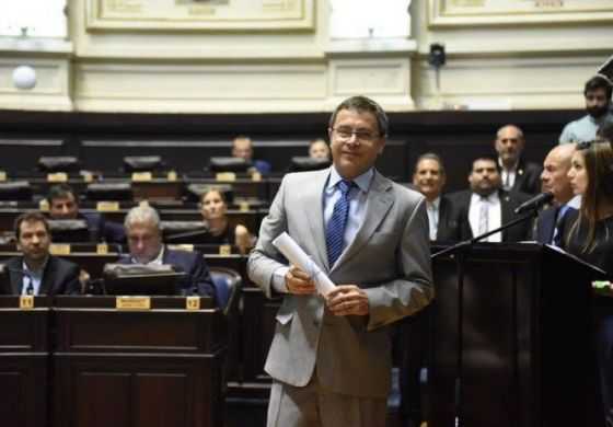 Vivani cruzó al Papa tras su declaraciones en favor del matrimonio igualitario 