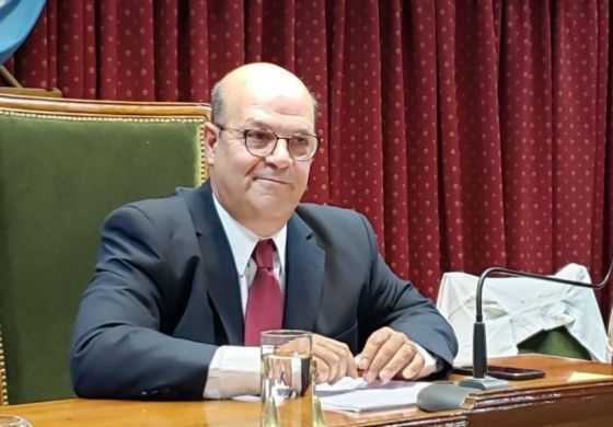  En pleno rebrote, el Presidente del Concejo defendió las fiestas privadas y encendió la polémica