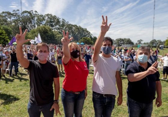 A pocas horas de la elección radical, Abad apostó a ser "la columna vertebral de Juntos por el Cambio" 