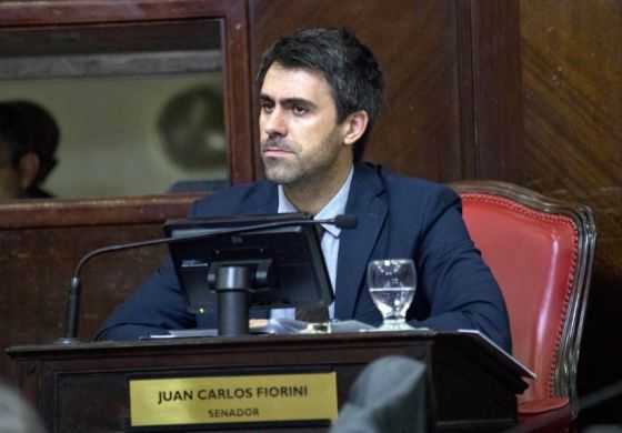 Fiorini pide declarar como servicio esencial la educación en la Provincia 