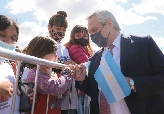 "Es la hora de corregir las cosas que hicimos mal", afirmó Fernández al poner en marcha 25 obras