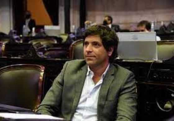 García De Luca impulsa el proyecto que propone repartir a las provincias y CABA lo recaudado con el Impuesto País