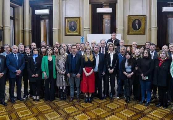 La Cuarta del FDT en el Congreso aseguró que "con la mafia no hay democracia"