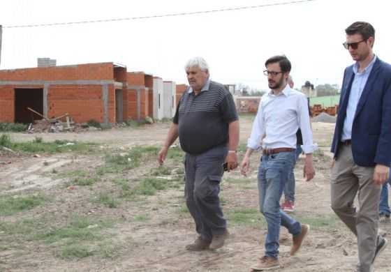 Tras el paso de un ministro de Kicillof, Provincia confirmó que construirá nuevas casas en la Cuarta: en qué zonas y cuántas