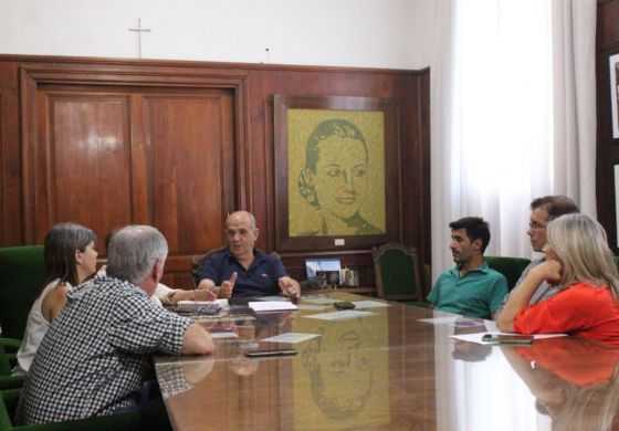  Zurro reunió a los ediles de UP para enviar el rechazo del DNU de Milei al recinto