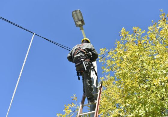  Más luz en las calles del distrito: Avanza el proyecto integral de iluminación LED