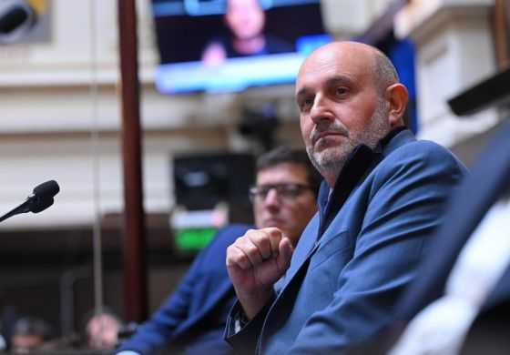El massismo mete presión por el laboratorio de medicamentos en la Legislatura