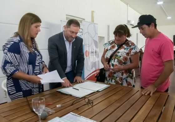  Salvador Serenal: "Lograr la escritura es más que un papel"