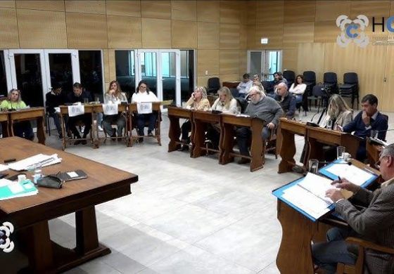 Insólito cruce en el Concejo de Lincoln por el nombre de las calles: gritos, reproches y pases de factura