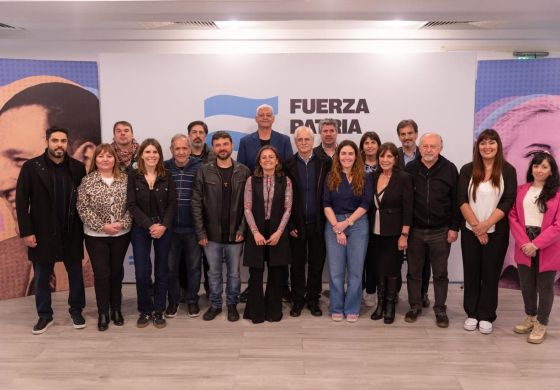 Los candidatos bonaerenses de Fuerza Patria definen su manual de campaña y en la Cuarta ya toman nota