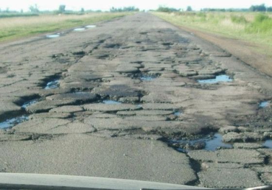 Entre pozos y pastizales: diputada de la Cuarta reflota el debate por el estado de la Ruta 50