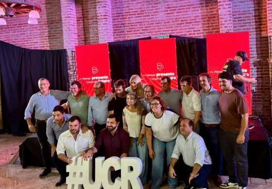 La Cuarta radical se mueve: cumbre en Saladillo con críticas a la polarización y eje en una alternativa de poder