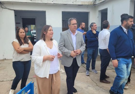  Rodríguez se metió en la agenda educativa y supervisó obras en Coronel Granada