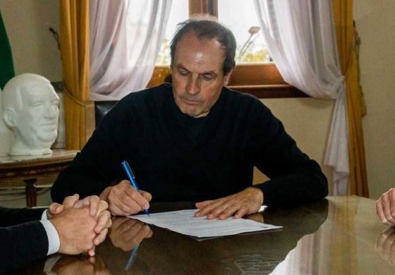 Otro intendente de la Cuarta acuerda suba salarial: de quién se trata y cuánto cobrarán los municipales