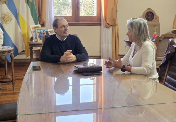  Con el Fondo Educativo en el centro, Stadnik mueve la agenda escolar