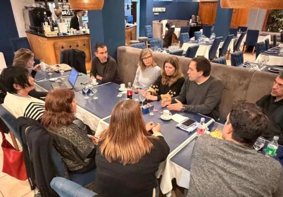 Petrecca busca aliados para potenciar su proyecto en las escuelas y apunta a un sector clave